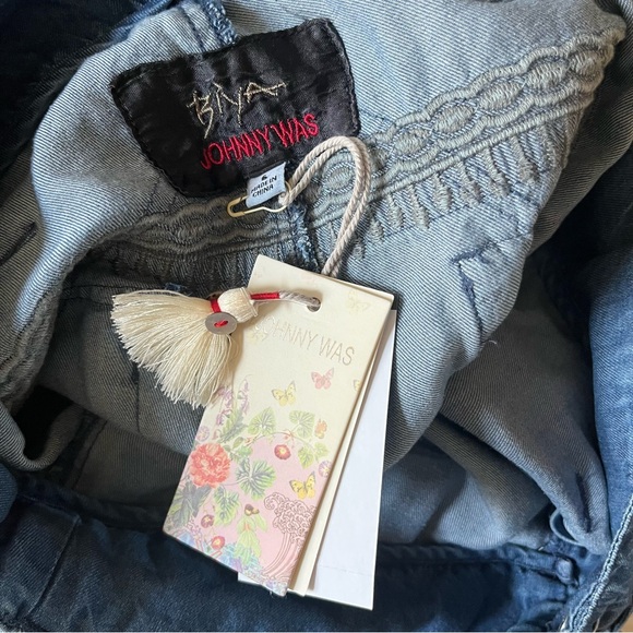 NWT Johnny Was Biya Aventura Embroidered Cargo Denim Pants size 6 - Picture 15 of 16